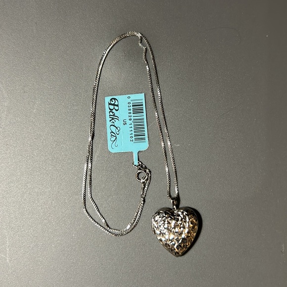 Belk & Co. Sterling Silver Heart Locket Pendant Necklace New NWT - Picture 4 of 12